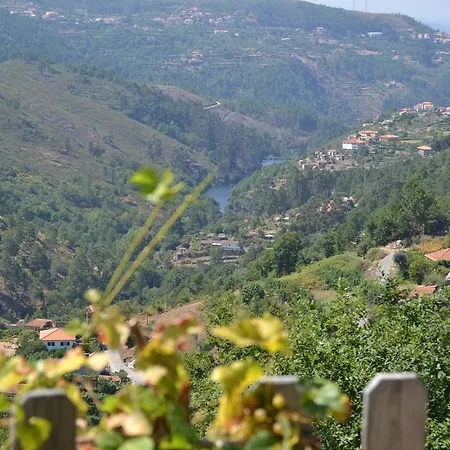 Gospodarstwo agroturystyczne Quinta Das Lamas E Salgueirinhos Resende